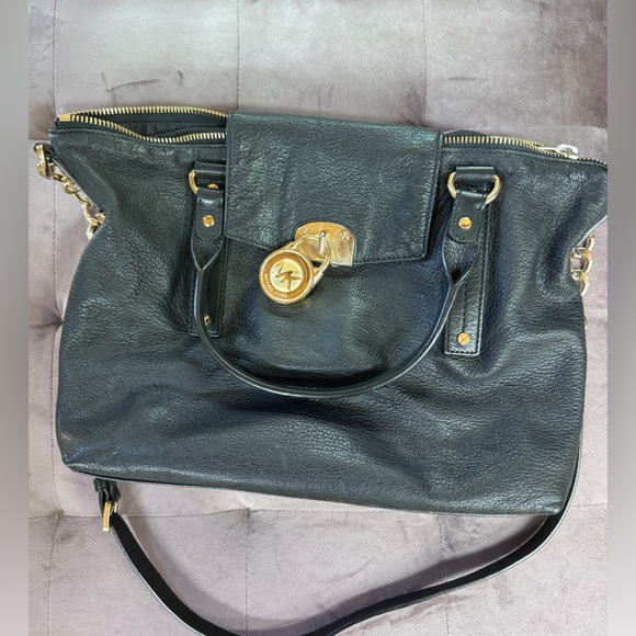 Rare Michael Kors Slouchy crossbody bag black/gold plated - Picture 2 of 5